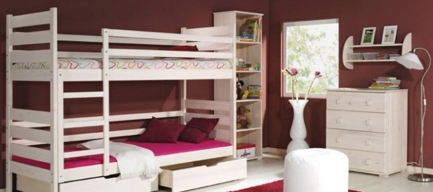 Деревянная двухъярусная кровать в детскую – оптимальное решение на много лет