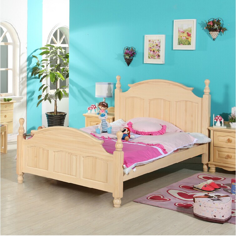 Деревянная кровать в комнату девочки
