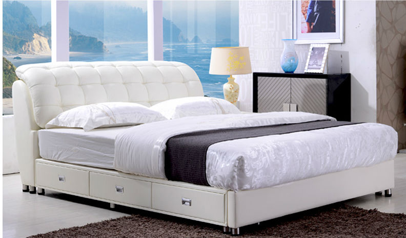 Двухспальная белая кровать с выдвижными ящиками
