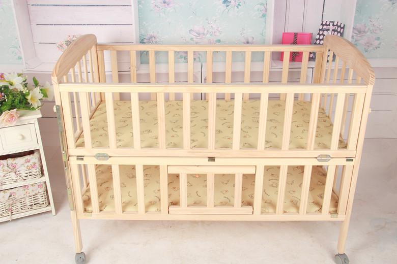 Кровать для новорожденного из дерева