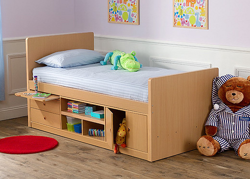 Кровать с ящиками для маленьких детей