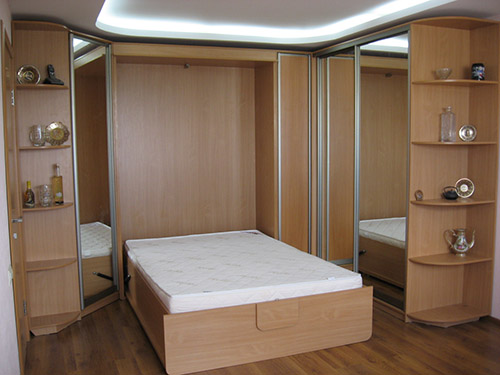 Кровать трансформер со шкафами купе по бокам