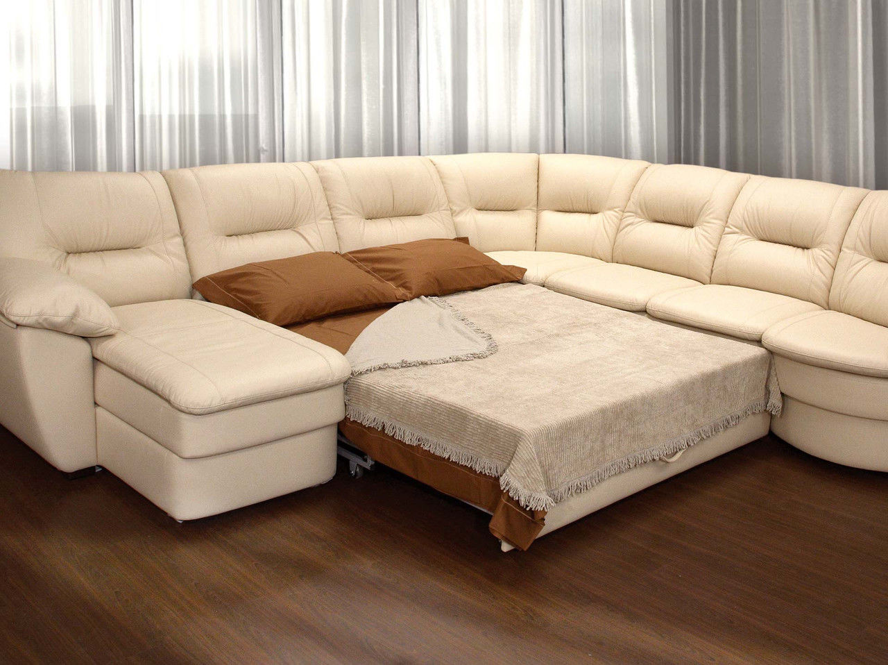 Угловой диван с большим спальным местом