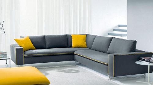 Большой угловой серый диван