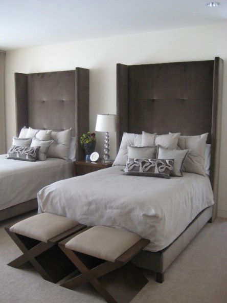 Классический диван современной кровати коричневого цвета