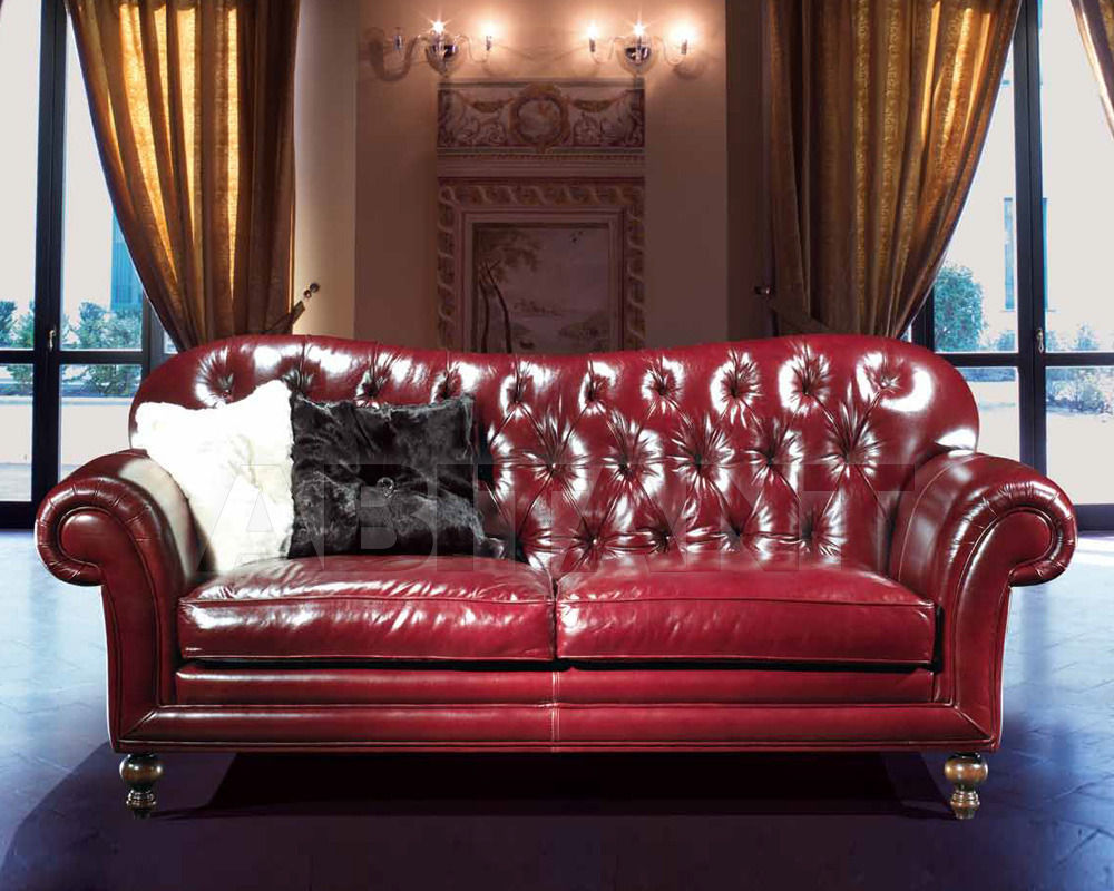 Кожаный бордовый диван