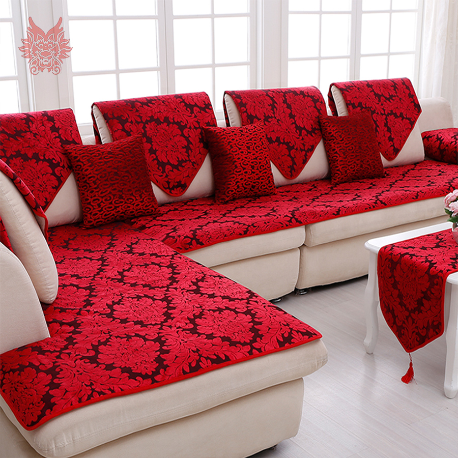 Красивый дизайн дивана красного цвета
