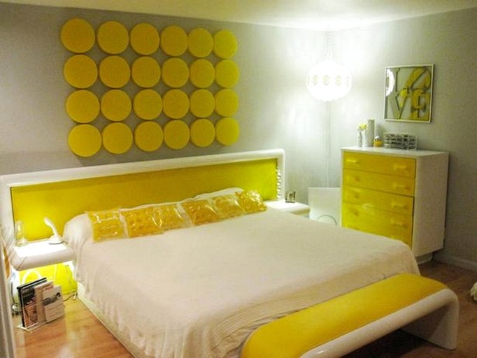 Пример использования желтой кровати