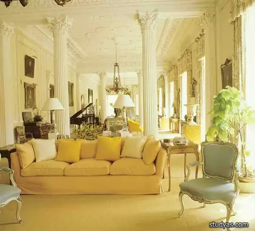 Приятный пастельный оттенок желтого дивана