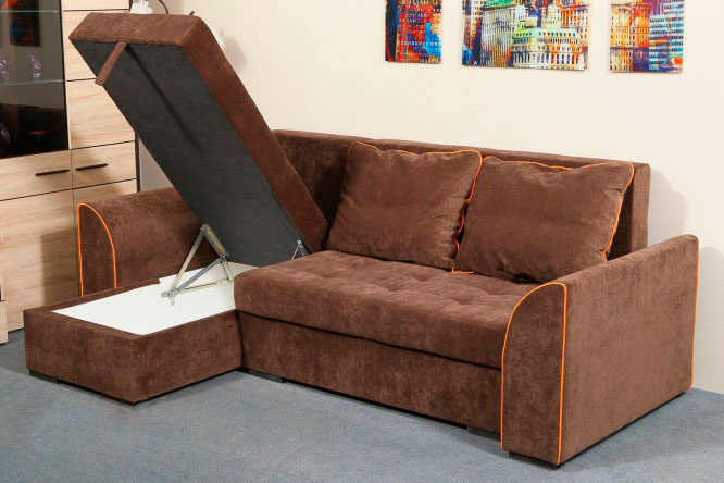 Раскладной современный диван коричневого цвета