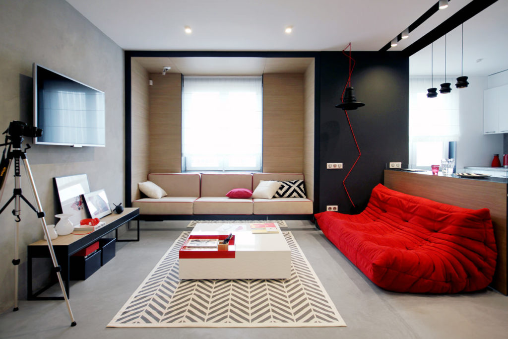 Современный дизайн бордового дивана
