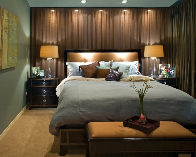 Светлый коричневый цвет современной кровати