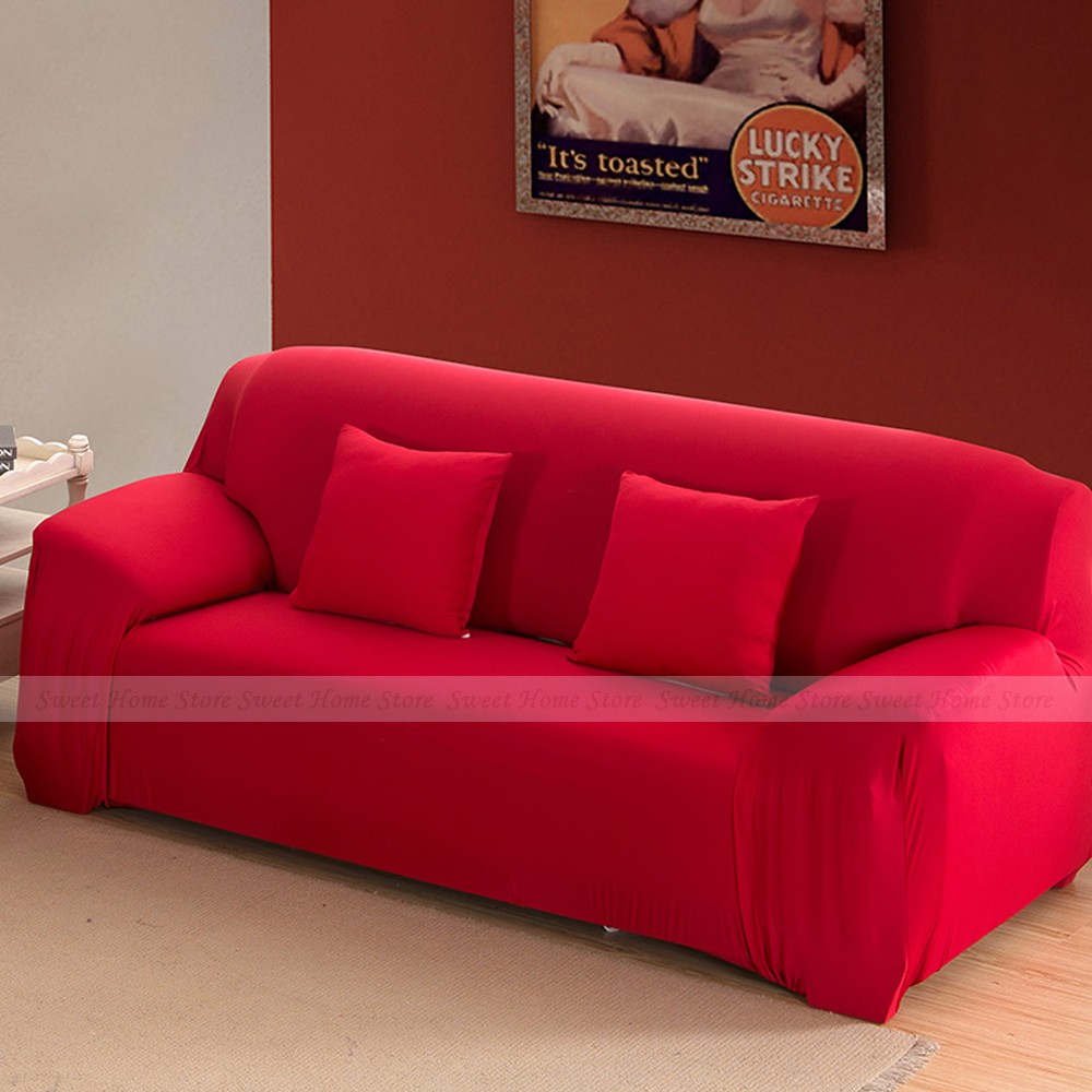 Уютный красный диван