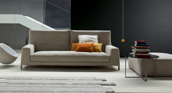Выбираем серый современный диван для дома