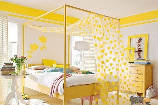 Желтая кровать с балдахином для спальни