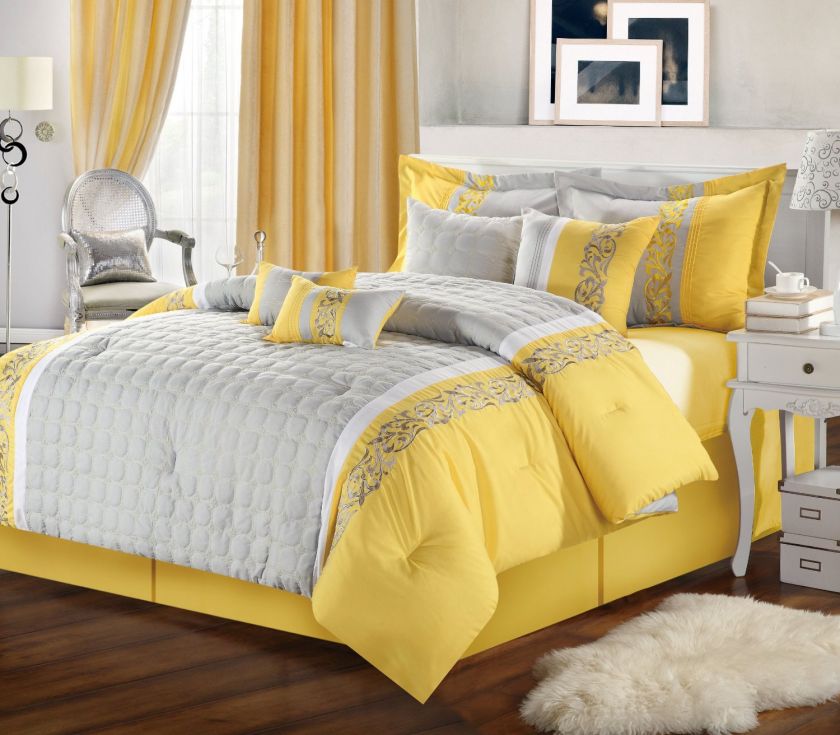 Желтая кровать светлого оттенка