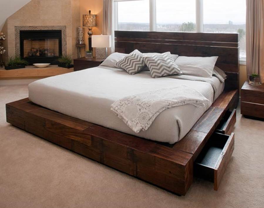 Кровать под старину с выдвижными ящиками из массива дерева