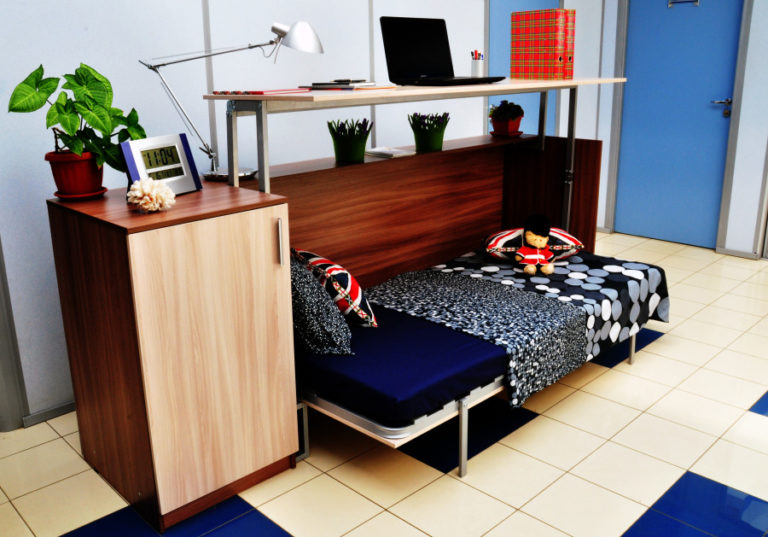 Кровать для маленькой квартиры
