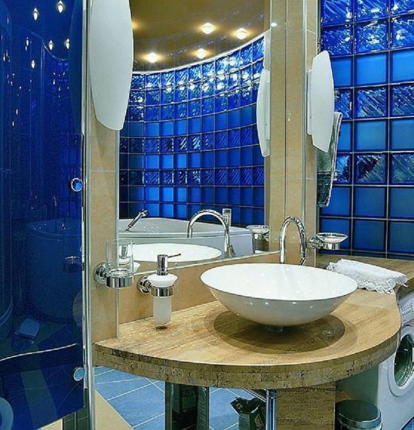 Дизайн ванны со стеклянными блоками