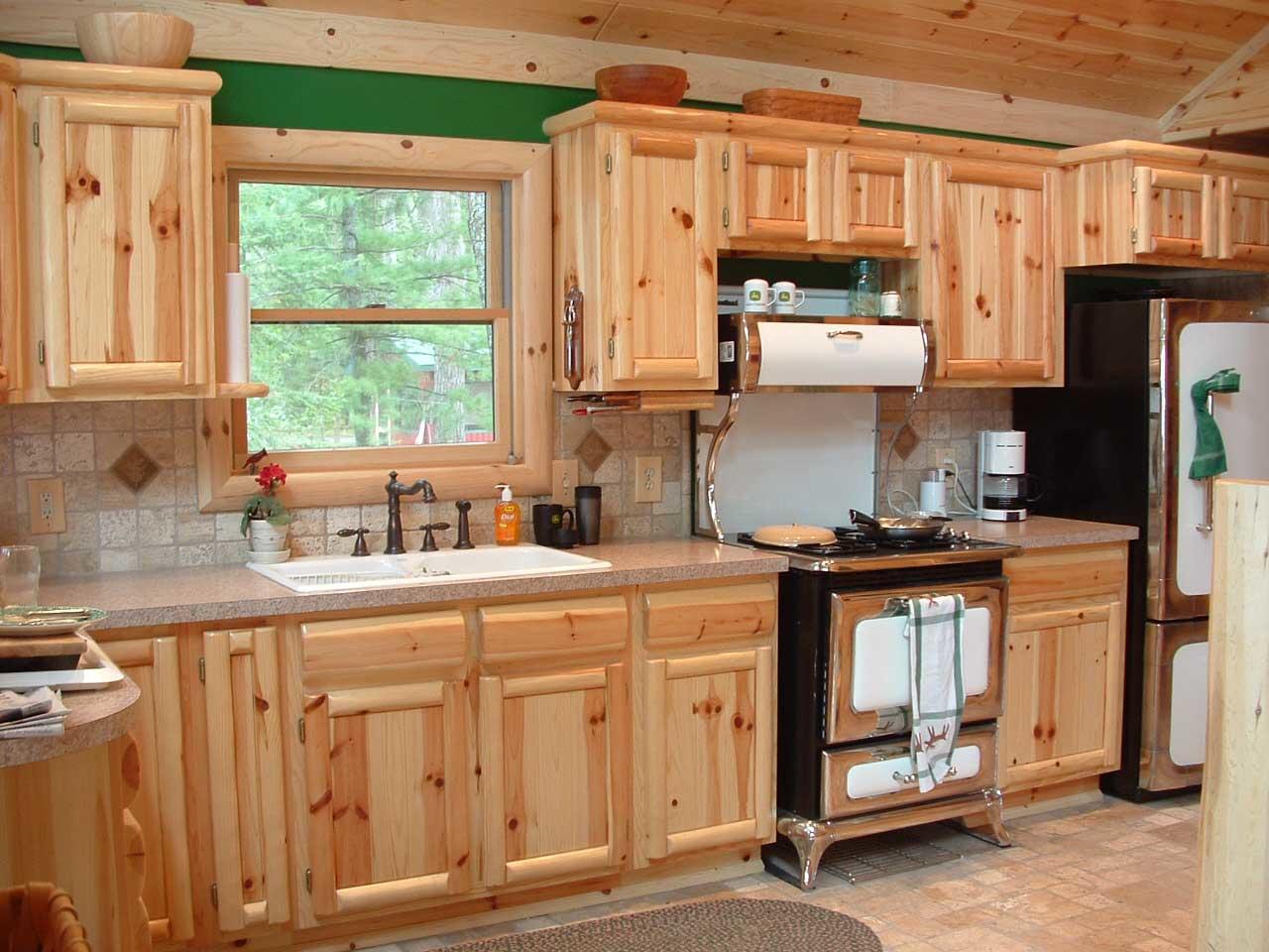 Самодельный кухонный. Кухня СКАЙДА из сосны. Деревянный кухонный гарнитур. Кухни на дачу. Деревянные кухни для дачи.