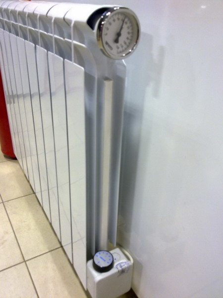 Вешалка для радиаторов отопления