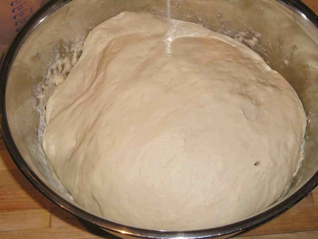 Рецепт теста для хлеба на дрожжах. Тесто. Дрожжевое тесто. Хлебное тесто. Тесто для хлеба.