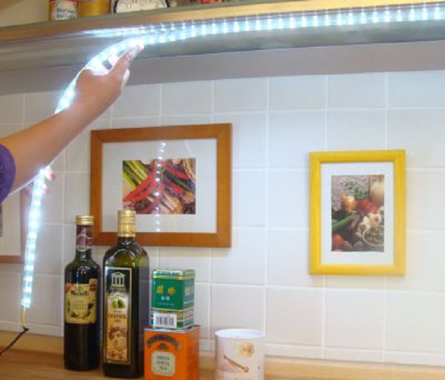 как повесить светодиодную ленту на кухне