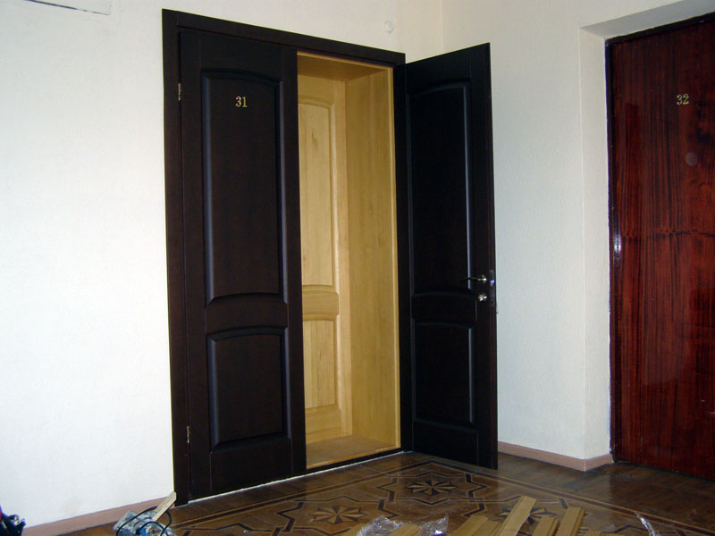 2 входные двери в квартиру